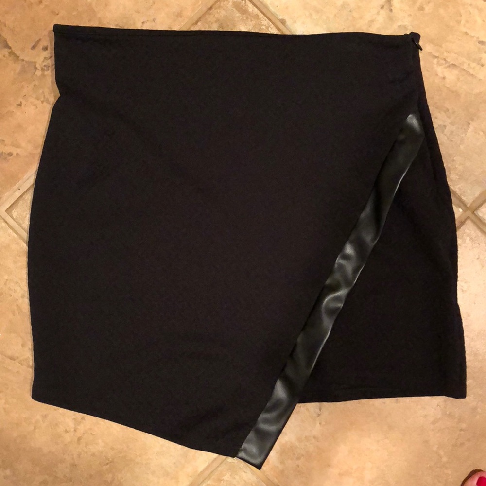 For Sienna black envelope skirt with leather